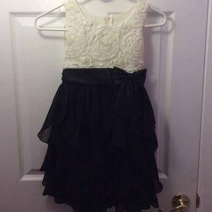 Used kids American princess black and white dress